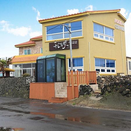 Gyeryonggil Pension Jeju Exteriör bild